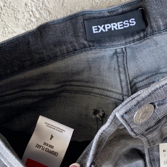 NWT Express High Waisted Faded Cropped Flare Jeans - Picture 6 of 7